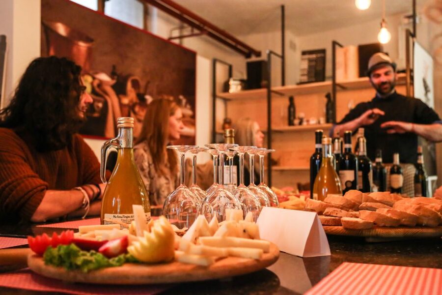 Verona centro: Olive Oil Tasting Experience - Starting at La Bottega di Verona